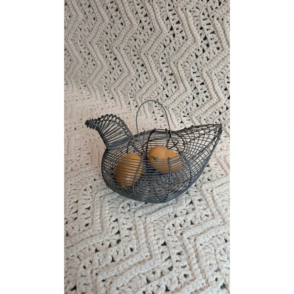 Vintage Farmhouse Wire Chicken Egg Basket Rustic Hen Decor Dark Metal 9 Inch